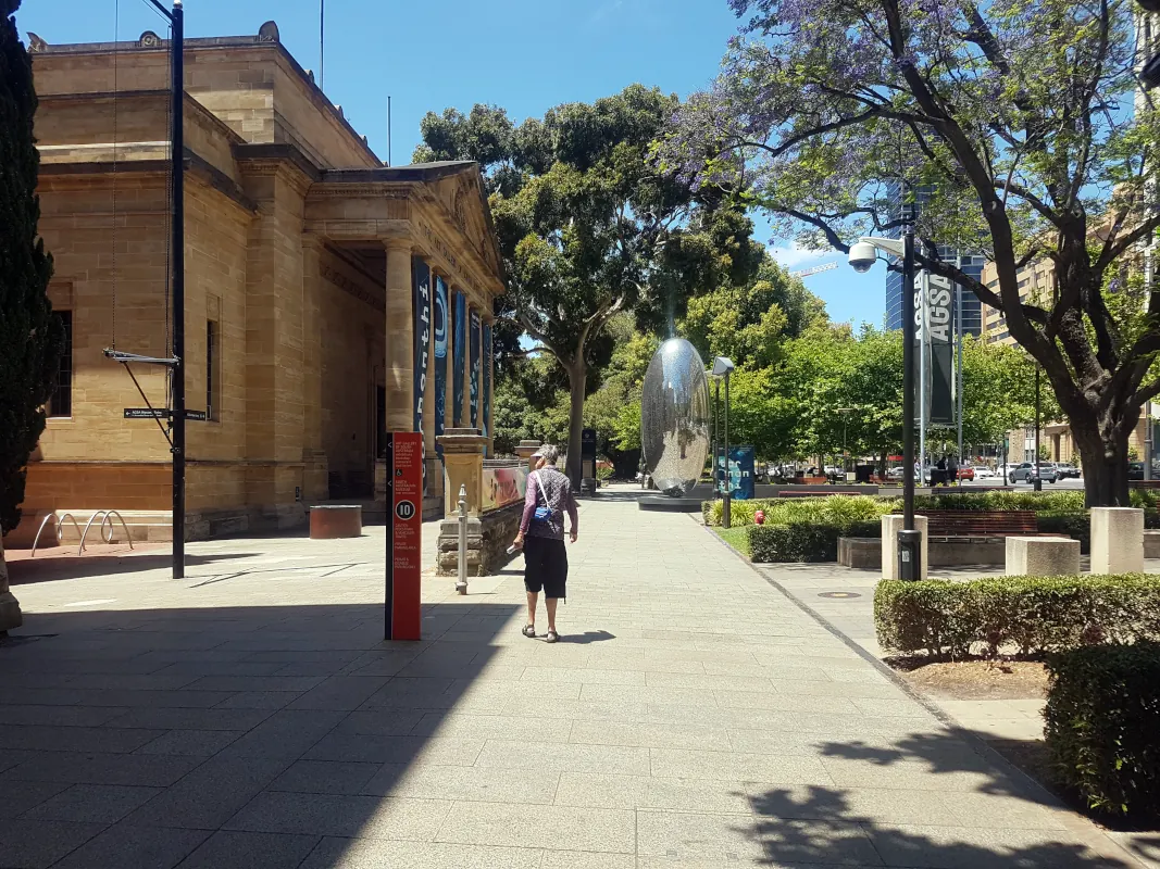 In the morning, we discovered the North Terrace's beautiful and landmark buildings, including the gallery, museum, and government buildings.