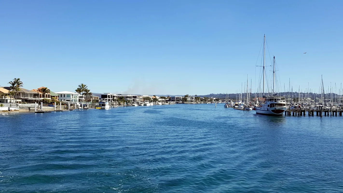 We took a Humpback Whale watching tour with "Sunreef" from Mooloolaba. Sailing out of Mooloolaba, past stunning beachfront homes and the yacht harbour.