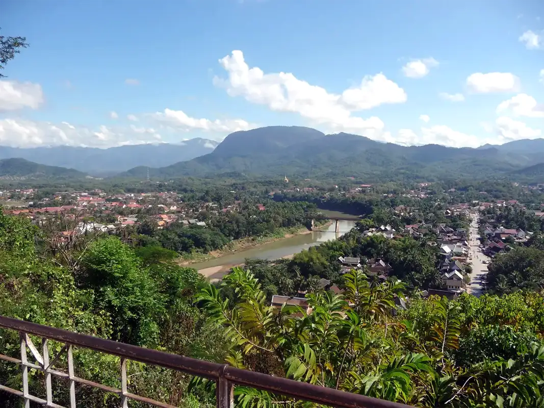 We climbed Mount Phou Si and took this photo of the town.