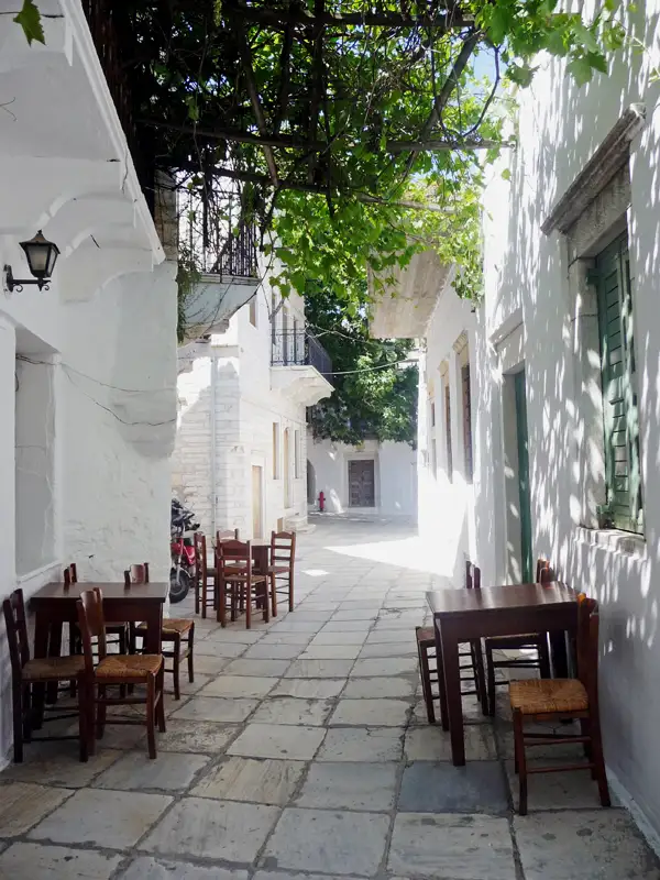 We loved the beautiful marble houses. We saw them during our walks through the narrow streets of the traditional village.