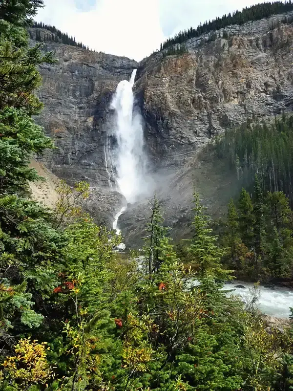 Takakkaw Falls cascading 373 metres in Yoho National Park, British Columbia, one of the tallest waterfalls in Canada.