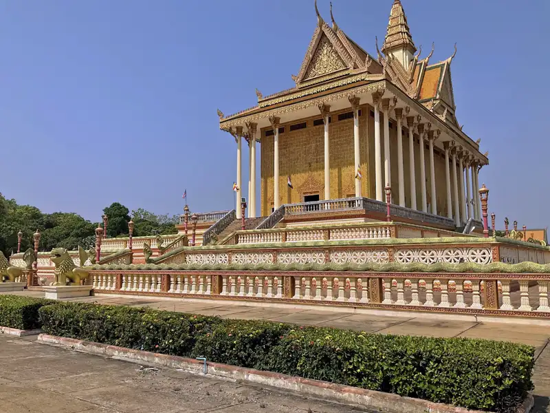 visited the Vipassana Dhura Buddhist Centre in Phnom Penh